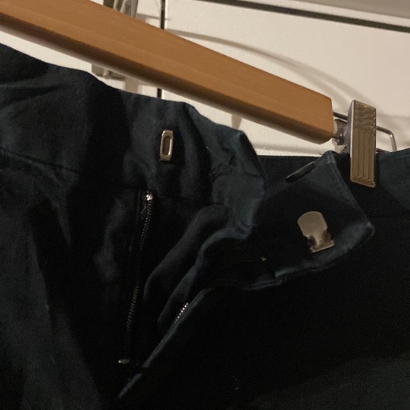 UC Banana Republic black cuffed burmuda shorts - Picture 6 of 11